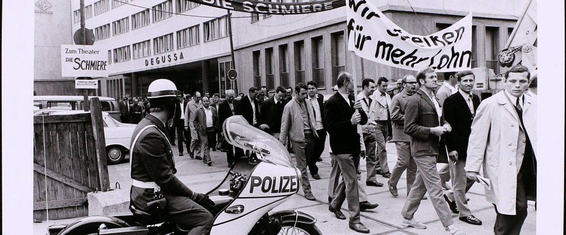 Degussa Frankfurt Demonstrationszug vor Hauptverwaltung Juni 1971. Quelle: Konzernarchiv Evonik Industries