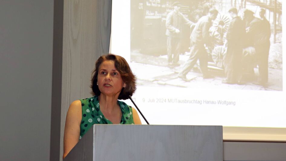 Konzernarchivarin Doris Eizenhöfer legte bei ihrem Vortrag den Schwerpunt auf die Aufarbeitung der Firmengeschichte im Nationalsozialismus. 