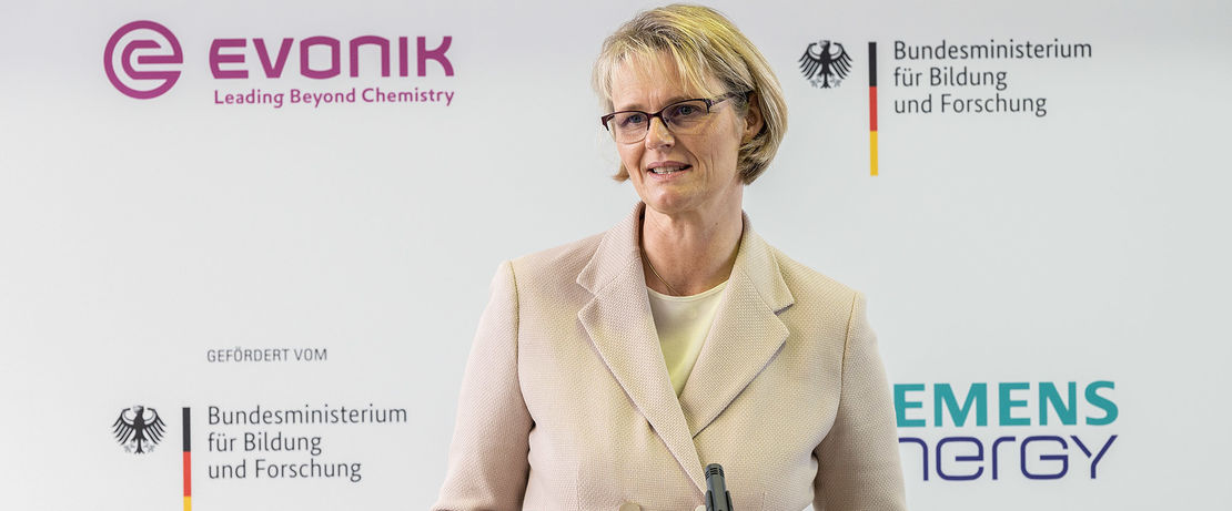 Commissioning of the Rheticus test plant in Marl by Evonik and Siemens-Energy. Federal Minister for Education and Research, Anja Karliczek. Copyright: BMBF/Hans-Joachim Rickel
