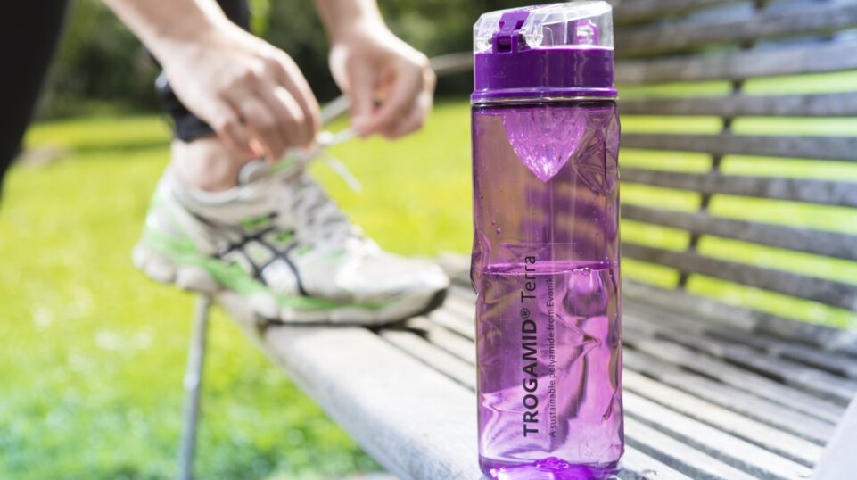 The LUDAVI drink bottle is the ideal
new companion for all sports fans.